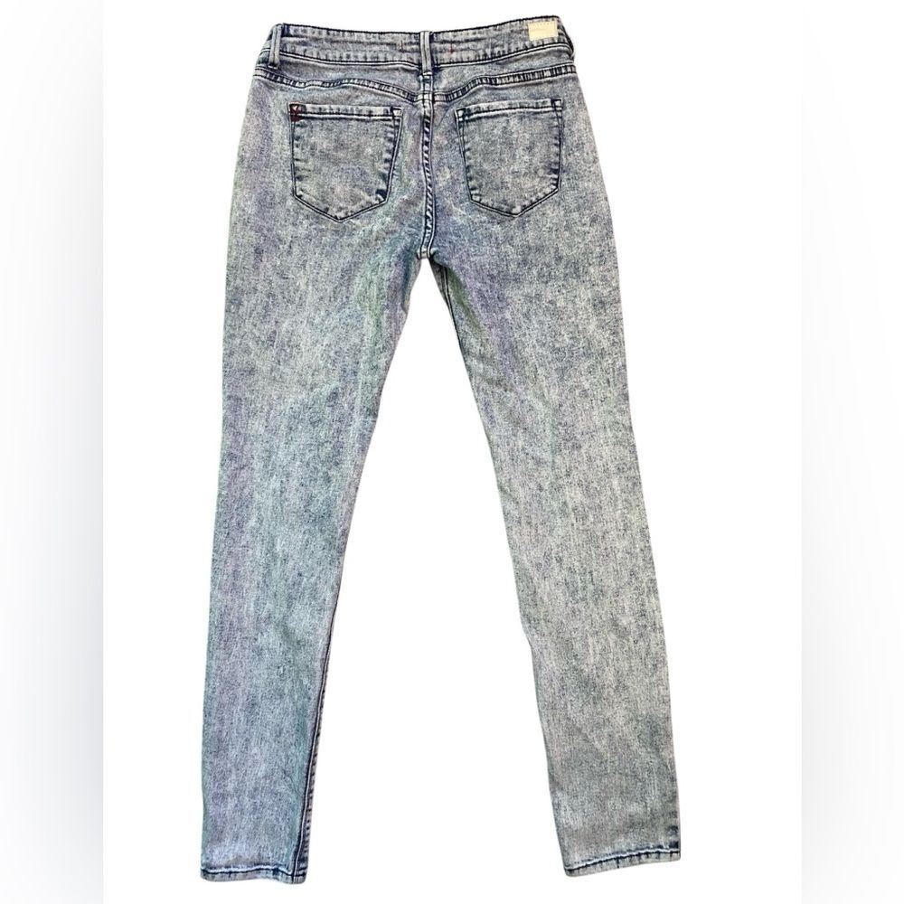BDG Light Acid Wash Cigarette Skinny Jeans - Picture 6 of 8